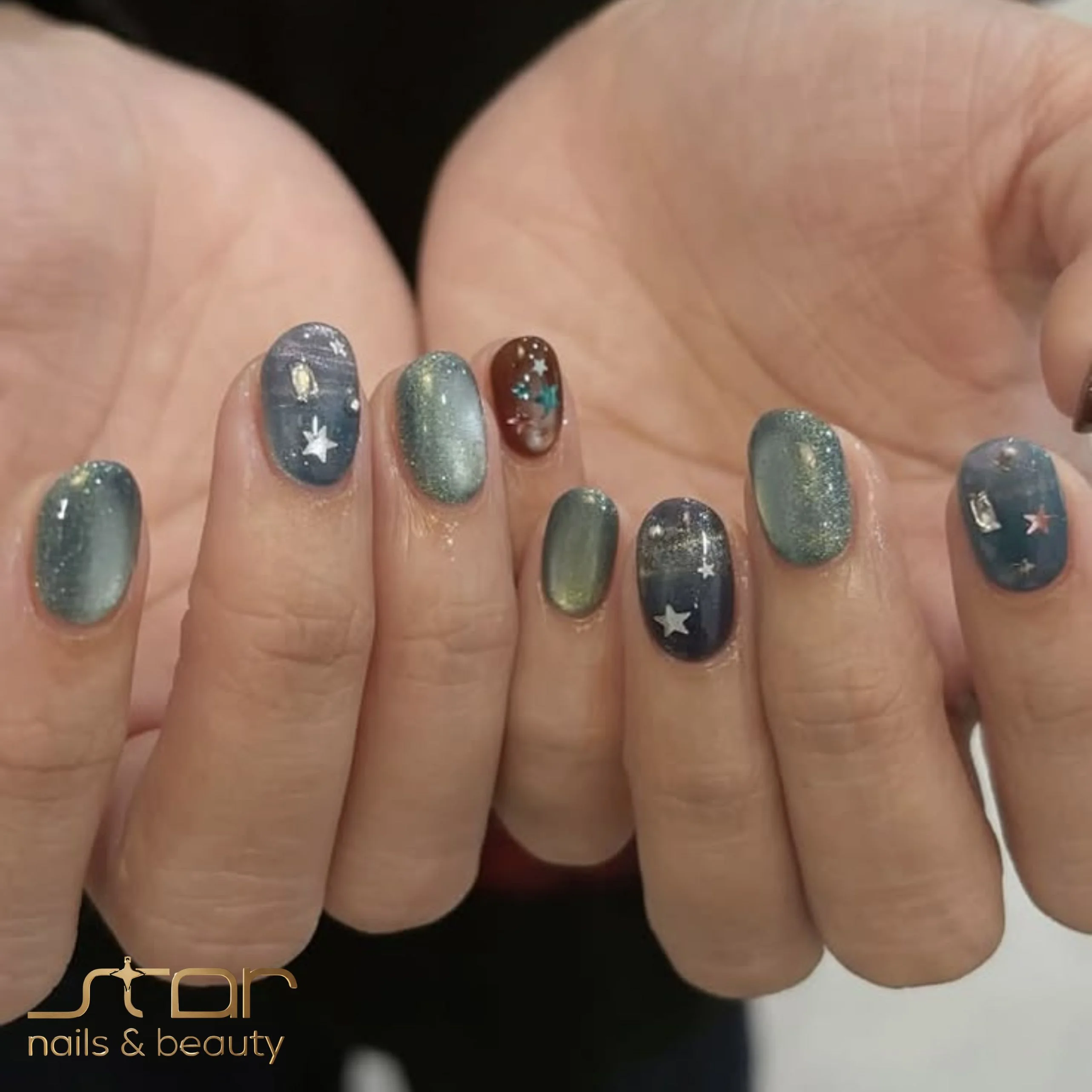 Gel nails art